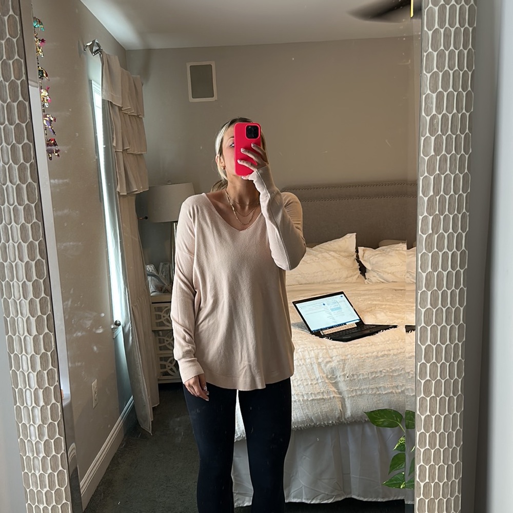Debut sweater